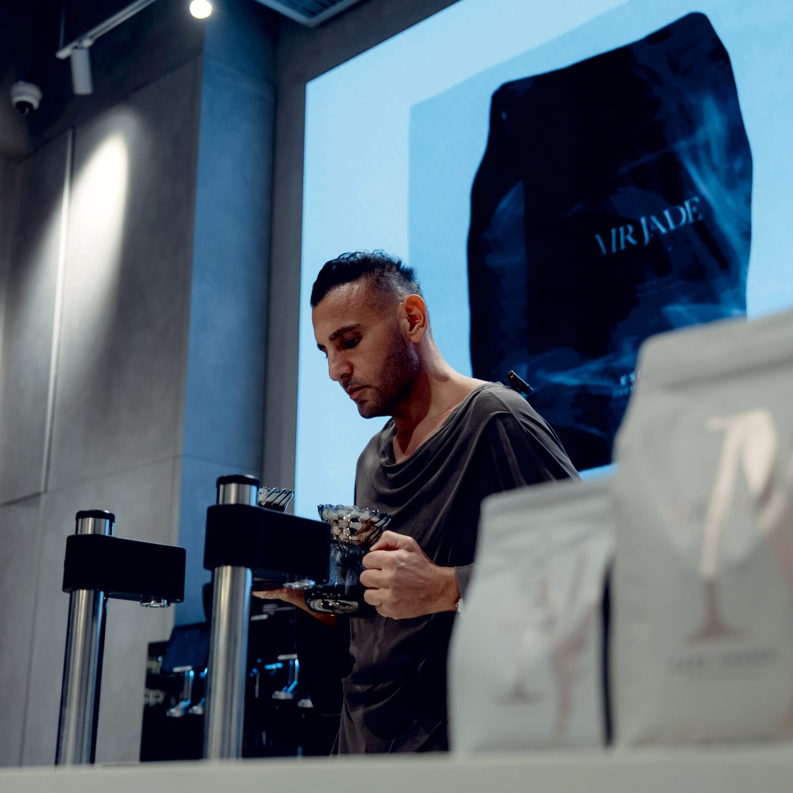 MRJADE an der Kaffeemaschine